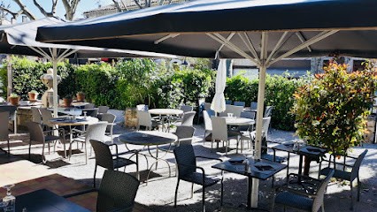 Restaurant Côté Cours St Didier en Provence, Restaurant à Saint-Didier