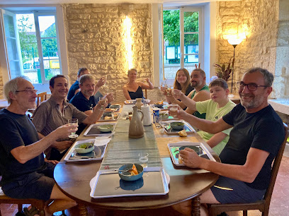 Maison Roger Auberge Restaurant à Coulanges-la-Vineuse