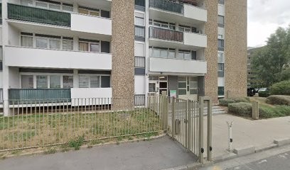 ISY MAKLA, Restaurant aux Lilas