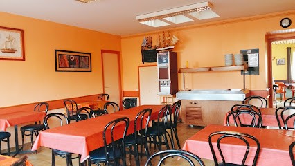 À l'Abri De La Tempête, Restaurant à Rédené