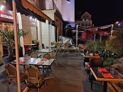 Swades, Restaurant à Vauréal