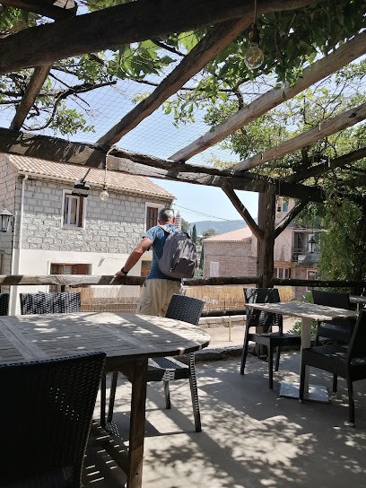 Cafe Pizzeria Du Progres, Restaurant à Levie