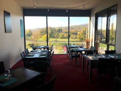 Le Rendez-vous Des 2 Roches, Restaurant à Prissé