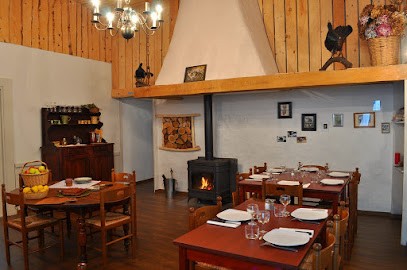L'Oustal de Montfort, Restaurant à Montfort-sur-Boulzane