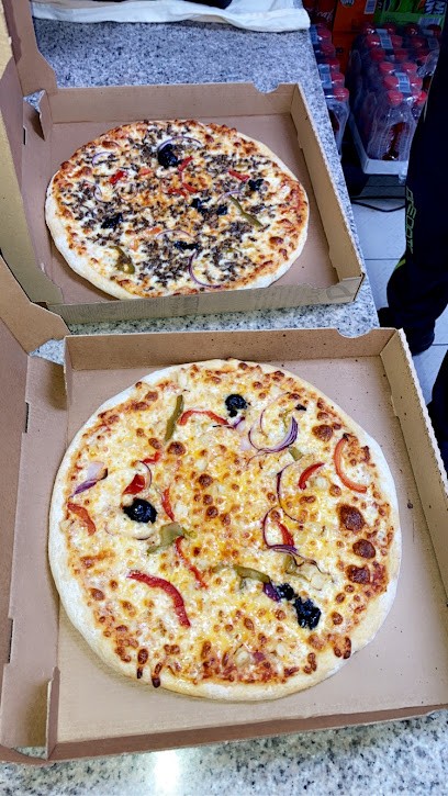 HRT VILLA CHICKEN, Restaurant à Plaisir