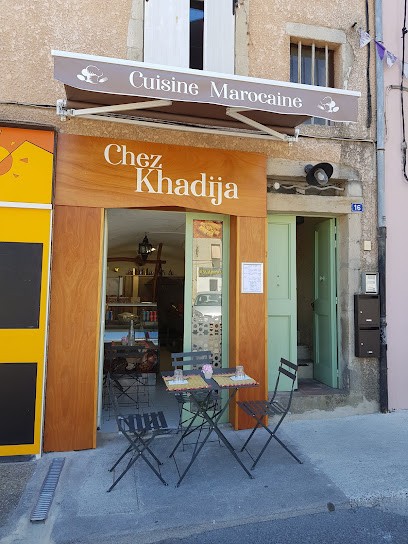 Chez Khadija, Restaurant aux Vans