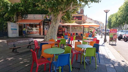 Le Petit Naples. Restaurant, Restaurant à Marseille 16