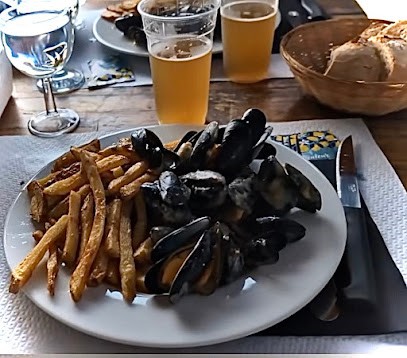 Au Rêve Bleu. A Manzat : Ré Ouvert Depuis Le 08 Avril 2024, Restaurant à Manzat