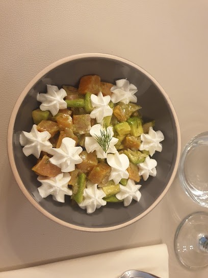 Chambre D'hôtes Le Domaine De La Vallée, Restaurant à Saint-Martin-de-Varreville