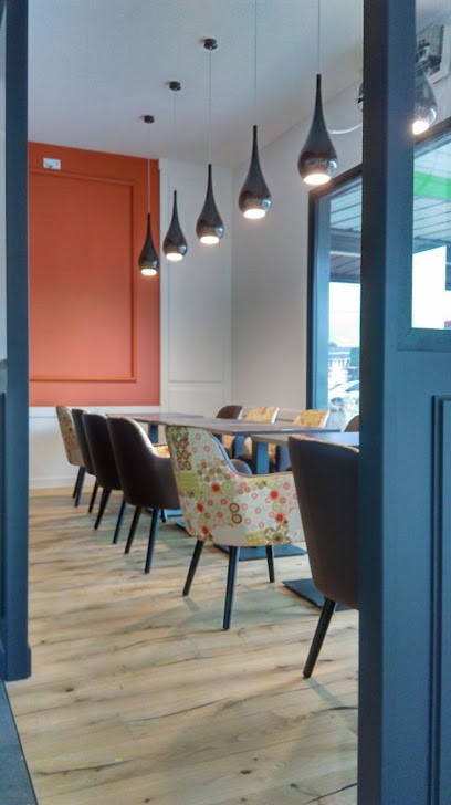 Le 345, Restaurant à Laval