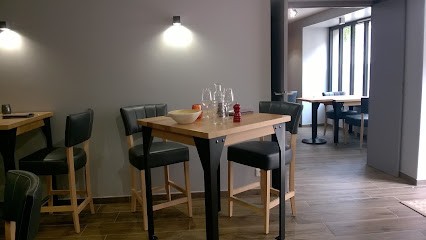 Behind The Scenes, Restaurant aux Herbiers