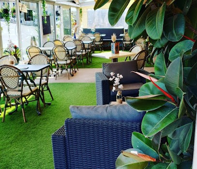 Au Jardin Du Port (Le Live), Restaurant au Pradet