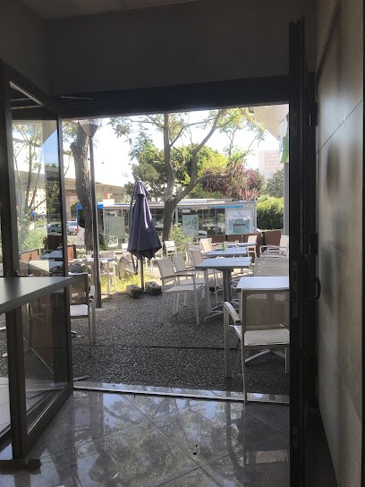 LES TERRASSES DU METRO LA ROSE, Restaurant à Marseille 13