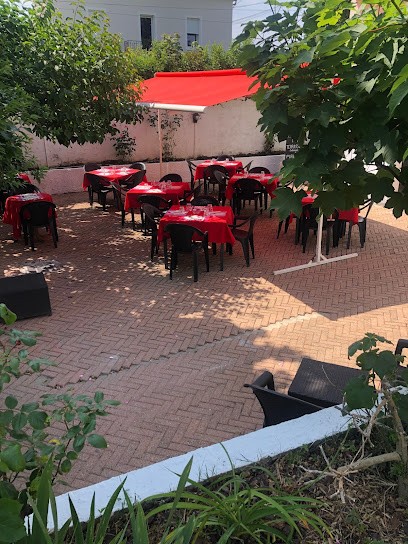 Le P’tit Trésor, Restaurant à Domarin