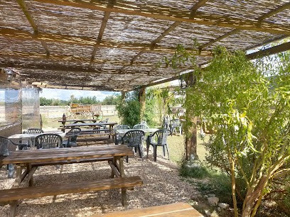 El Rancho Larzac, Restaurant à La Vacquerie-et-Saint-Martin-de-Castries