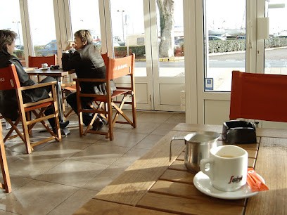 Entre Vigne Et Mer, Restaurant à Pauillac