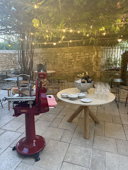 L'oiseau Qui Chante Restaurant à Saint-Rémy-de-Provence