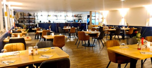 Les Trois Voiles, Restaurant à Port-Saint-Louis-du-Rhône