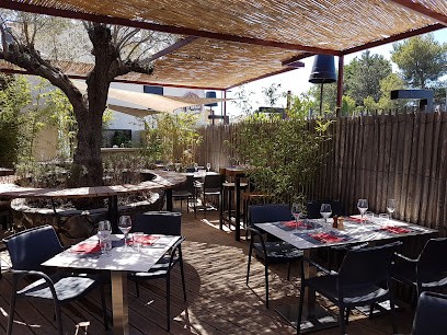 Vin Chez Moi, Restaurant aux Angles