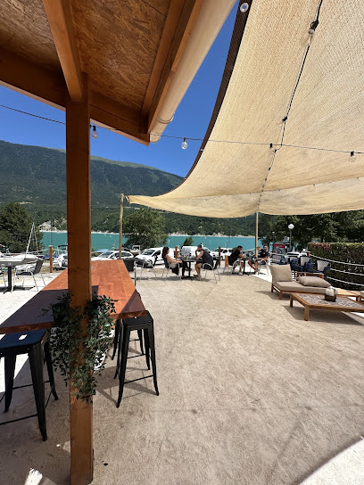 The Lake House Restaurant à Treffort