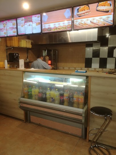 Tahechent Larbi, Restaurant à Elbeuf