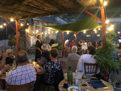 Jour De Fête, Restaurant à Valennes