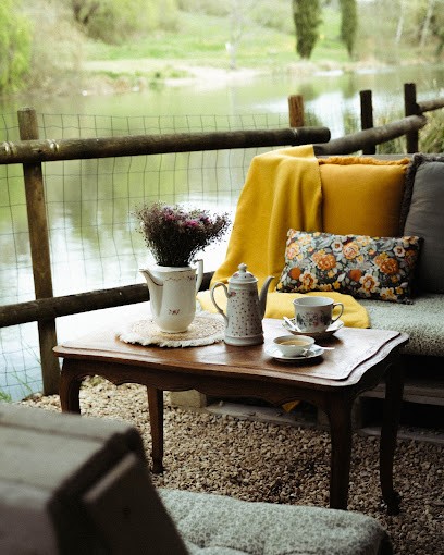 La Guinguette De L'Etang, Restaurant à Thenon