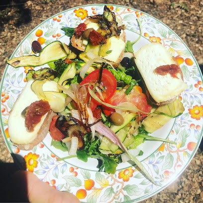 Terre et papilles, Restaurant à Ampus