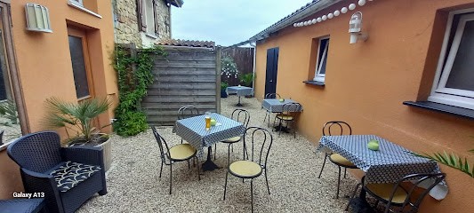 Valentines Bar And Restaurant, Restaurant à Parcoul-Chenaud
