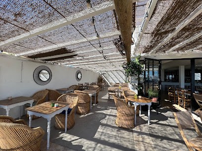 Les Vagues - Restaurant Saintes-Maries-de-la-Mer, Restaurant à Saintes-Maries-de-la-Mer