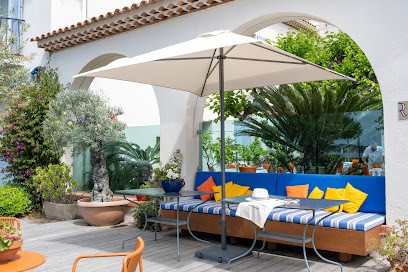 Restaurant Les Mûriers- Le Bistrot- Hôtel Le Provençal, Restaurant à Roquebrune-sur-Argens