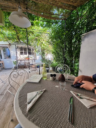 La Roseraie, Restaurant à Lucenay-l'Évêque