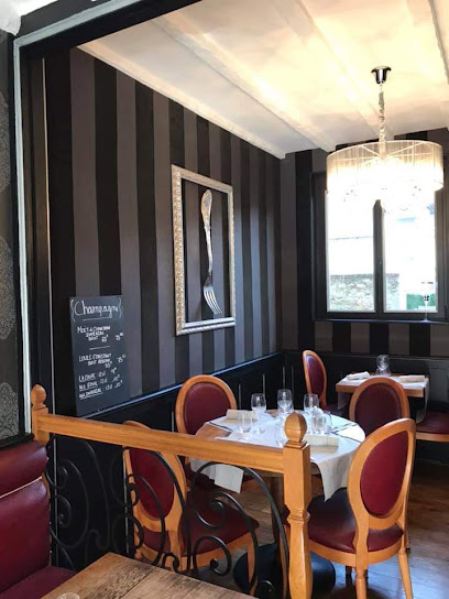 Hôtel-Restaurant La Champagne Ardenne Restaurant à Cabourg