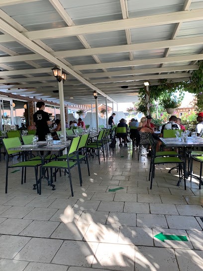 La Petit Jardin, Restaurant à Pierrefitte-sur-Sauldre