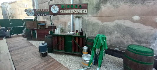 Moonshiners Kraft Brewery Restaurant à Gonfaron