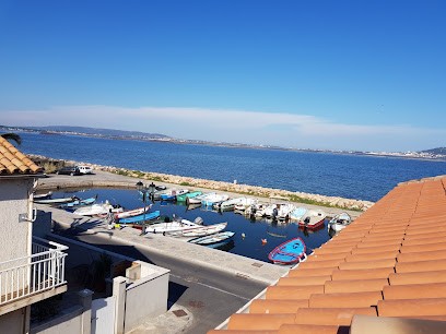 Truong Montagne Thi Nhan, Restaurant à Mèze