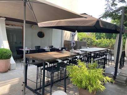 Les Trois Dauphins, Restaurant à La Tronche