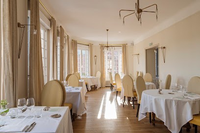 RESTAURANT L'ÉTERNEL- Hôtel de la Poste et du Lion d'Or, Restaurant à Vézelay