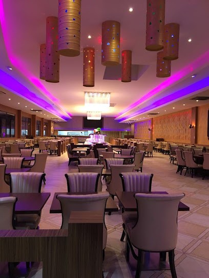 Seven Stars 7, Restaurant aux Ulis