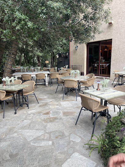Les Chênes Chez Victor Galletti Restaurant à Pietracorbara