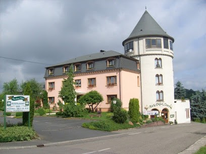 Aux Deux Tours, Restaurant à Neufgrange