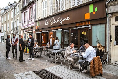 Le Sevigné, Restaurant à Laval