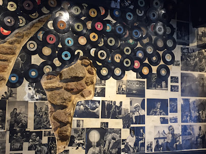 Local Rock Restaurant à Paris 19