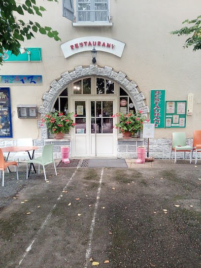 Auberge Des Tilleuls, Restaurant à Javerlhac-et-la-Chapelle-Saint-Robert