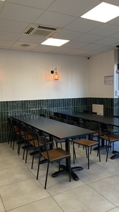 Brigadier Café, Restaurant à Combs-la-Ville