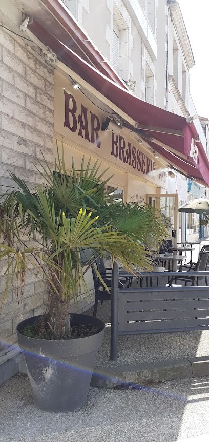 Le Sanglier Qui Fume, Restaurant à Neuville-de-Poitou
