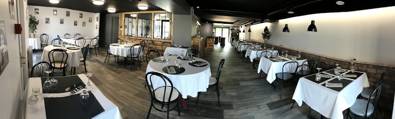 Hollywood Paris, Restaurant au Bignon-du-Maine