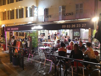Cafe Lioń, Restaurant à Saint-Cézaire-sur-Siagne