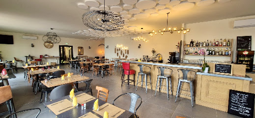 La Guinguette Du Canal Châteauneuf De Gadagne Restaurant à Châteauneuf-de-Gadagne
