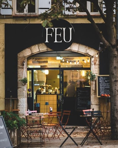 Feu Les Délices Du Monde Restaurant à Aups